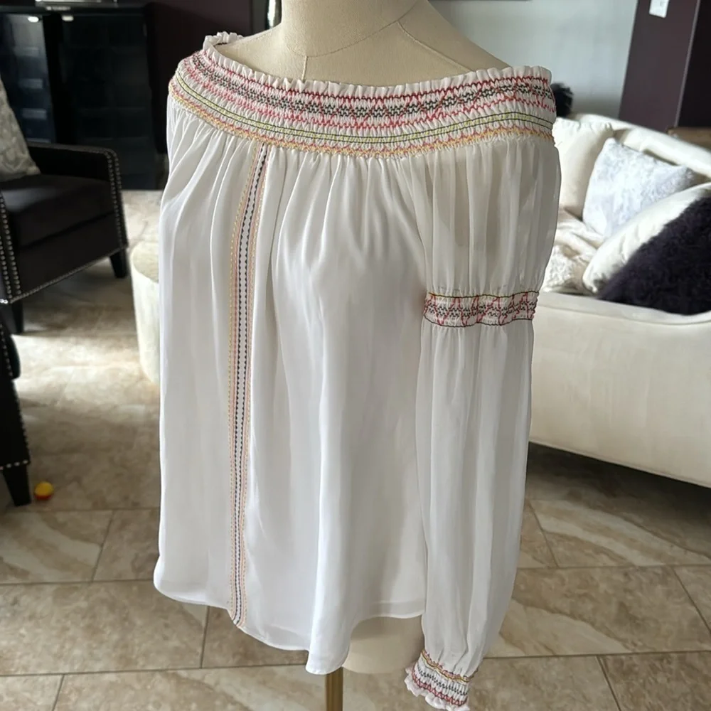 WHITE HOUSE BLACK MARKET‎ OFF SHOULDER BLOUSE